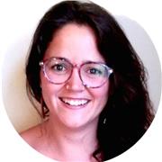 Soy profesora titulada de Español Lengua Extranjera, Francés e Inglés. Imparto clases online y presenciales, a jóvenes y adultos.